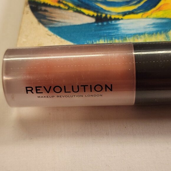 Makeup Revolution Matte Bomb Lipstick - Fancy Pink - Picture 6 of 8